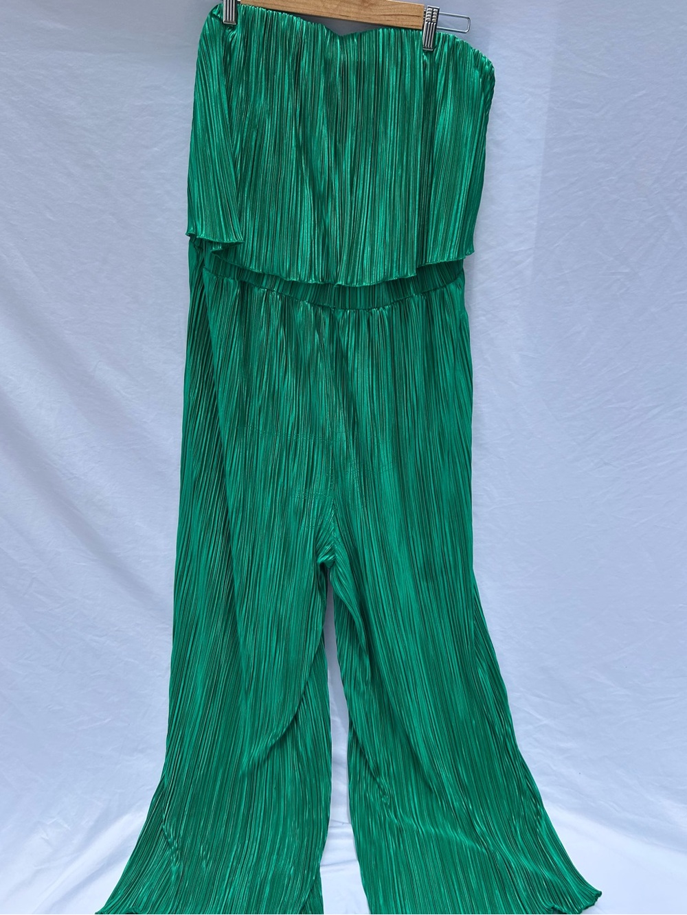 City Chic Emerald Green Strapless Pleated Wide-Leg Jumpsuit - Picture 6 of 11